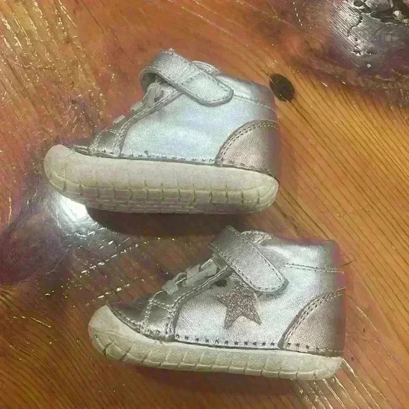 Old Soles Australia silver and rose gold 6-9 months US 3 baby sneaker shoes - Picture 4 of 9